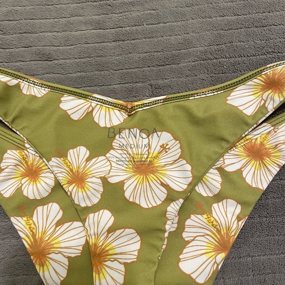 SOLD - Picture 3 of 4